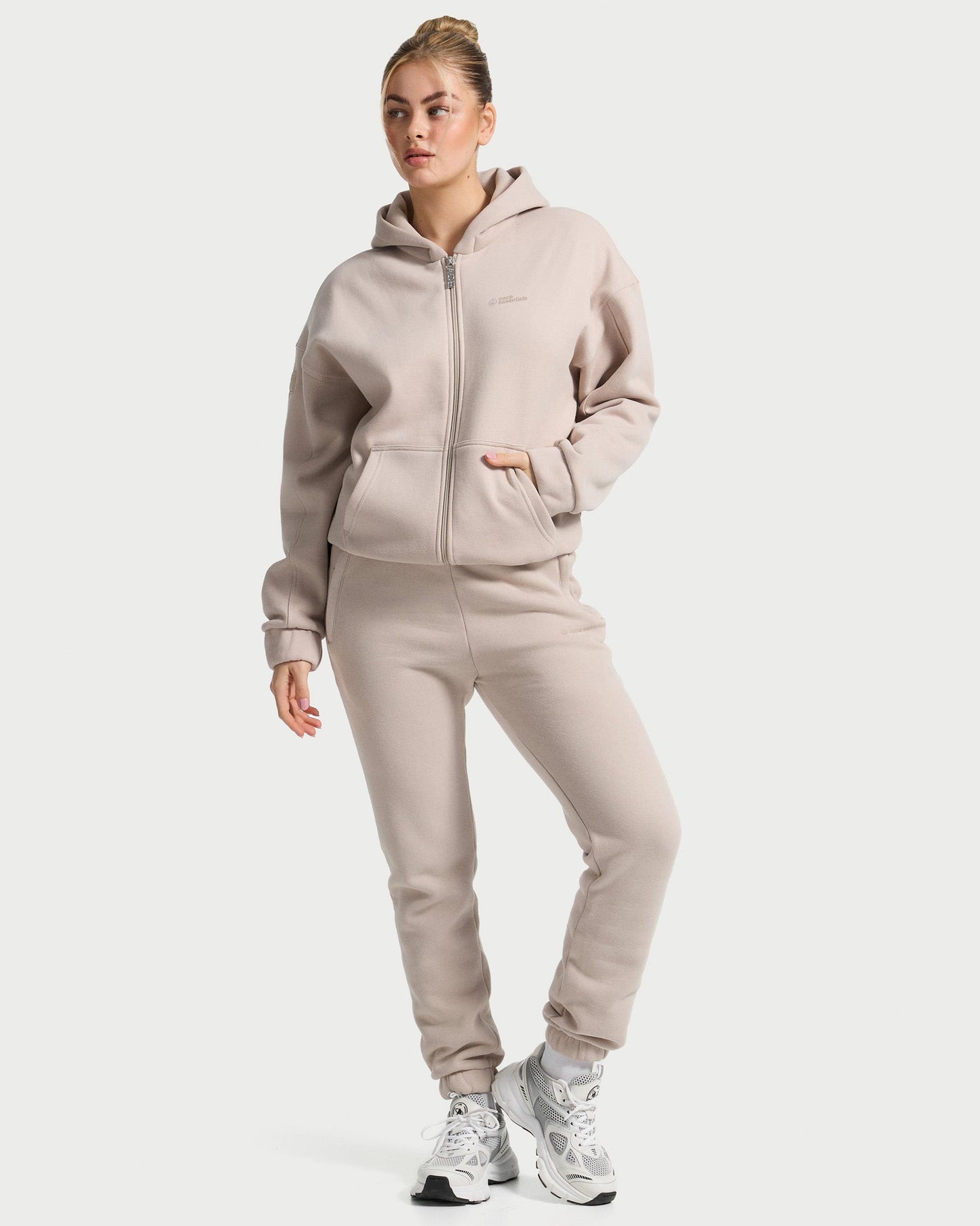 essentials Oversized Zip Jacket Women (Outlet)