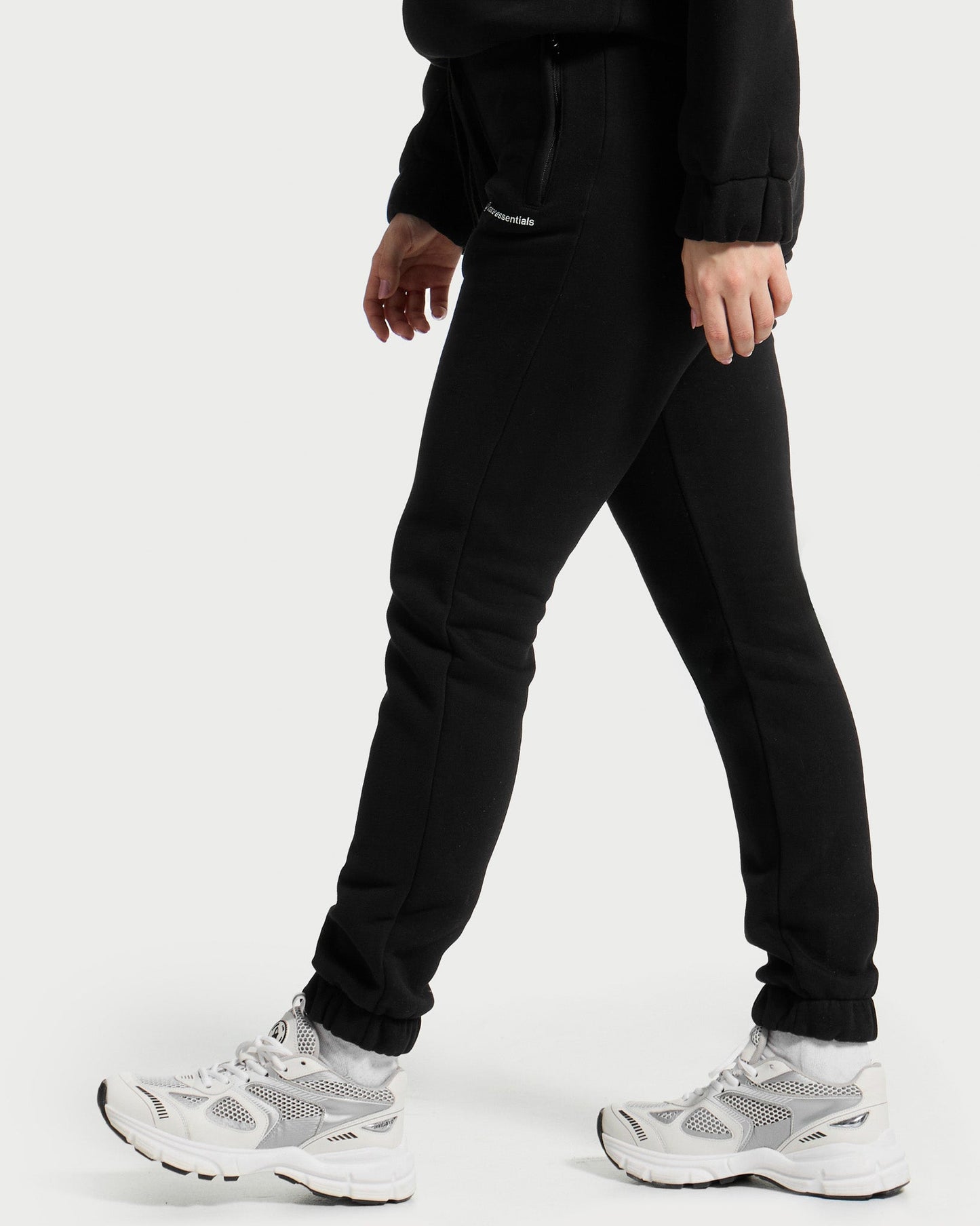 essentials Jogger Women (Outlet)
