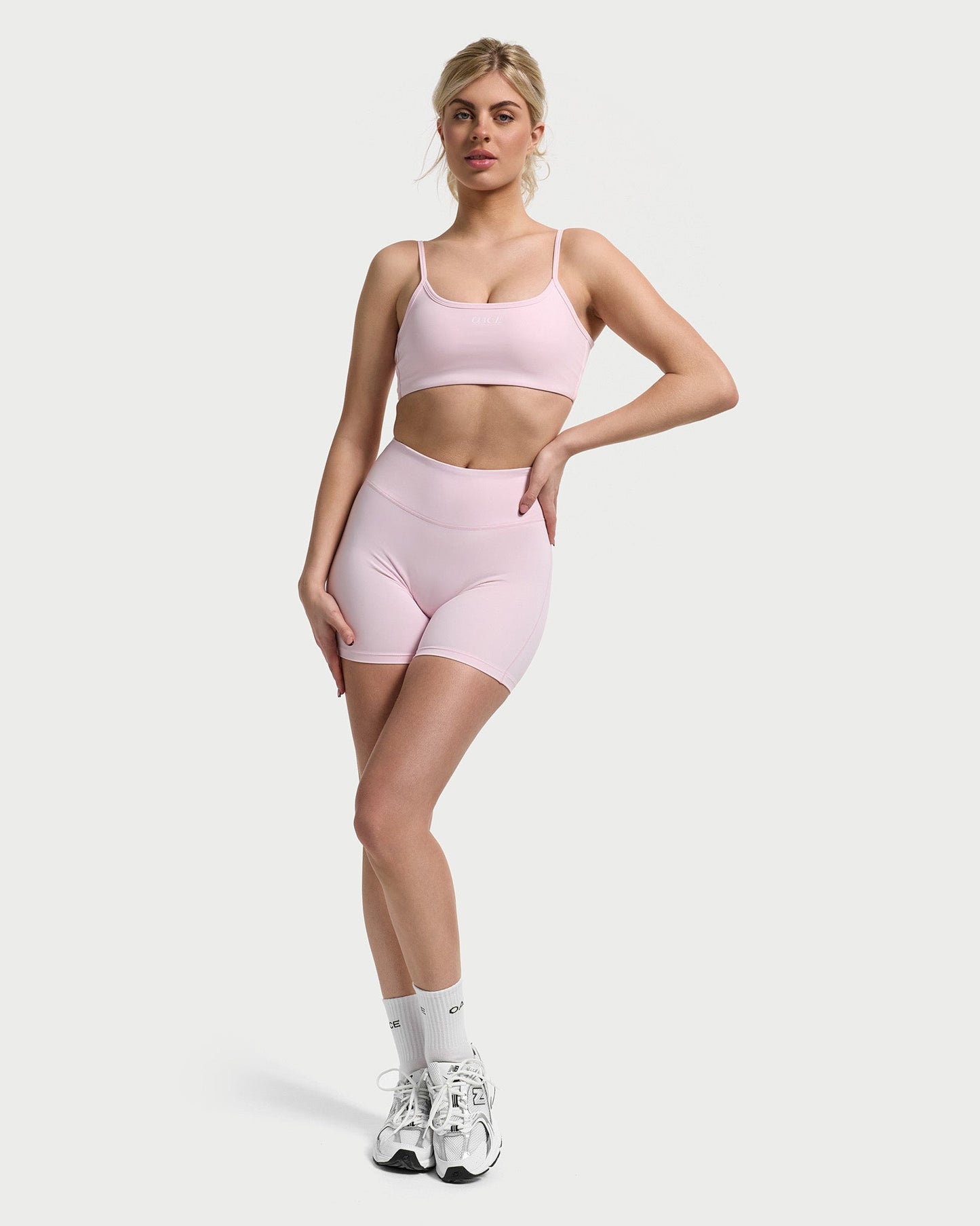 Aura Nylon Shorts (Outlet)