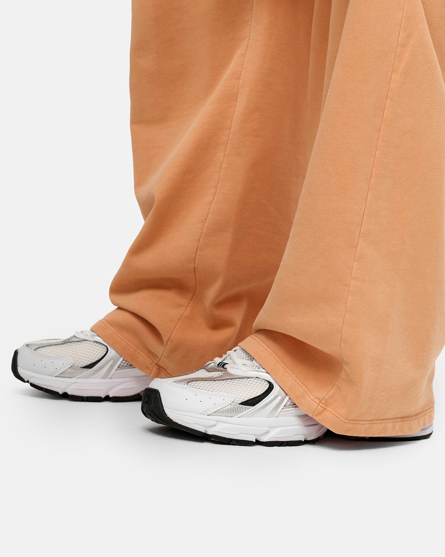 Signature Wide Leg Jogger Men