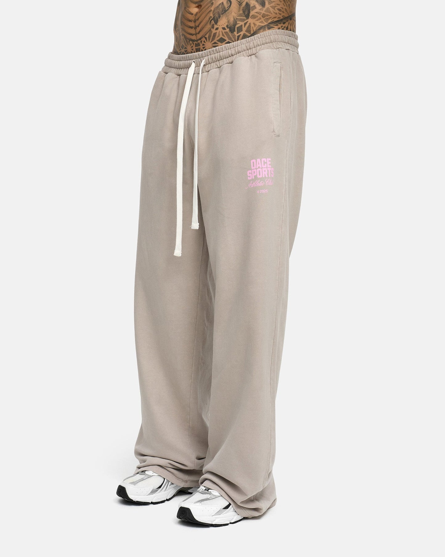 Signature Wide Leg Jogger Men