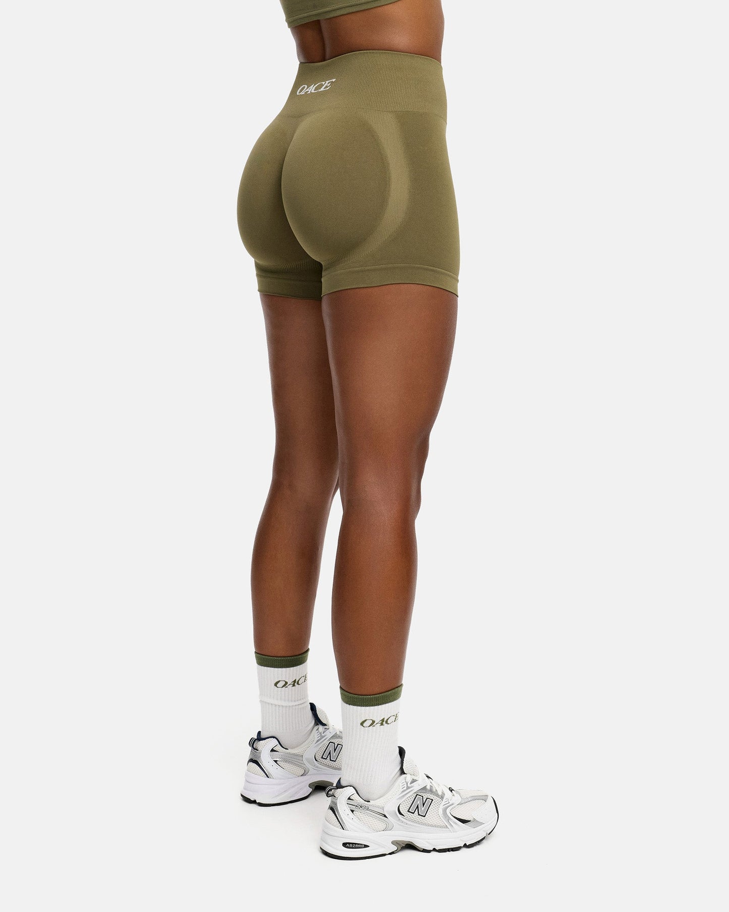 Appearance Contour Seamless Shorts