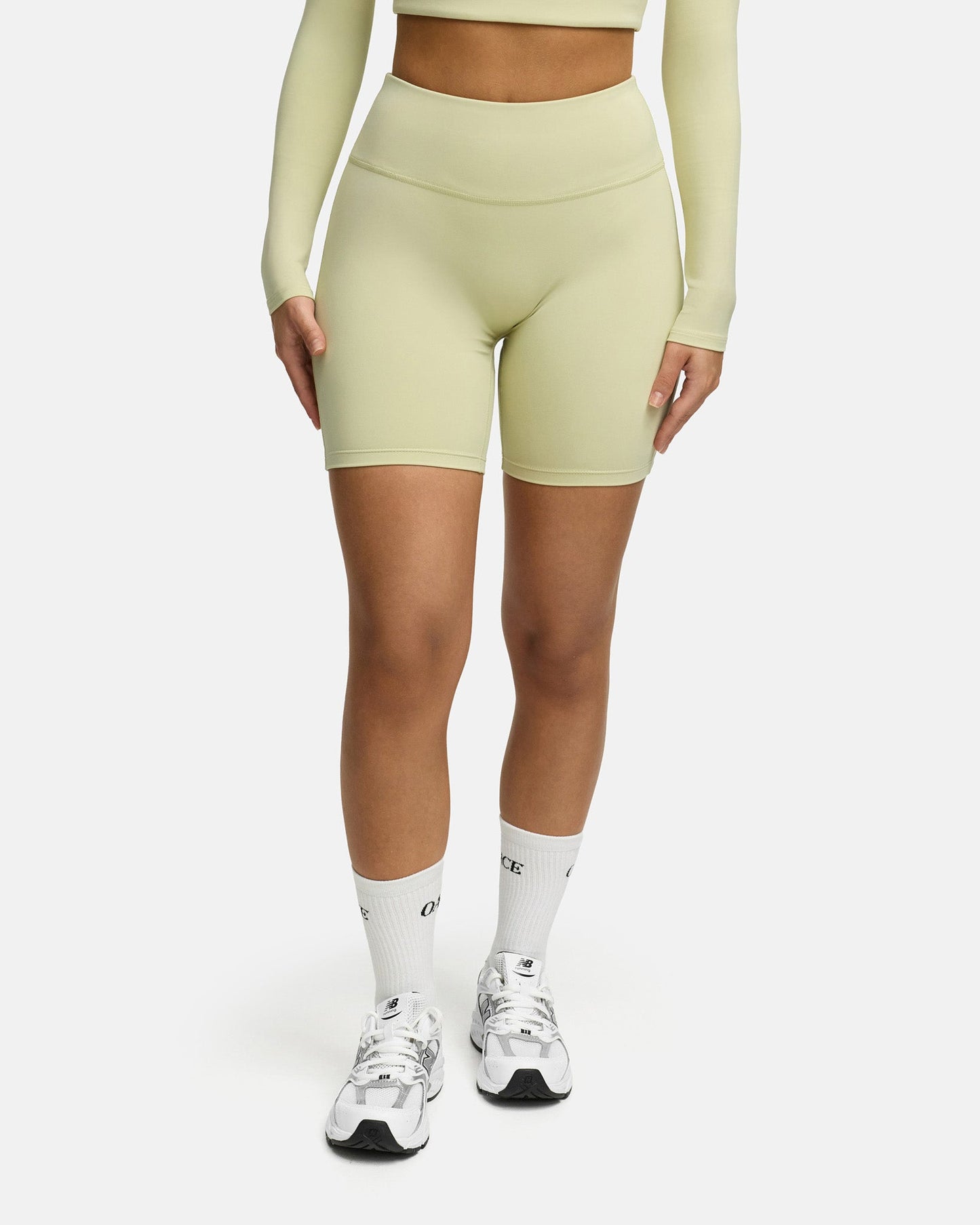 Aura Nylon Shorts (Outlet)